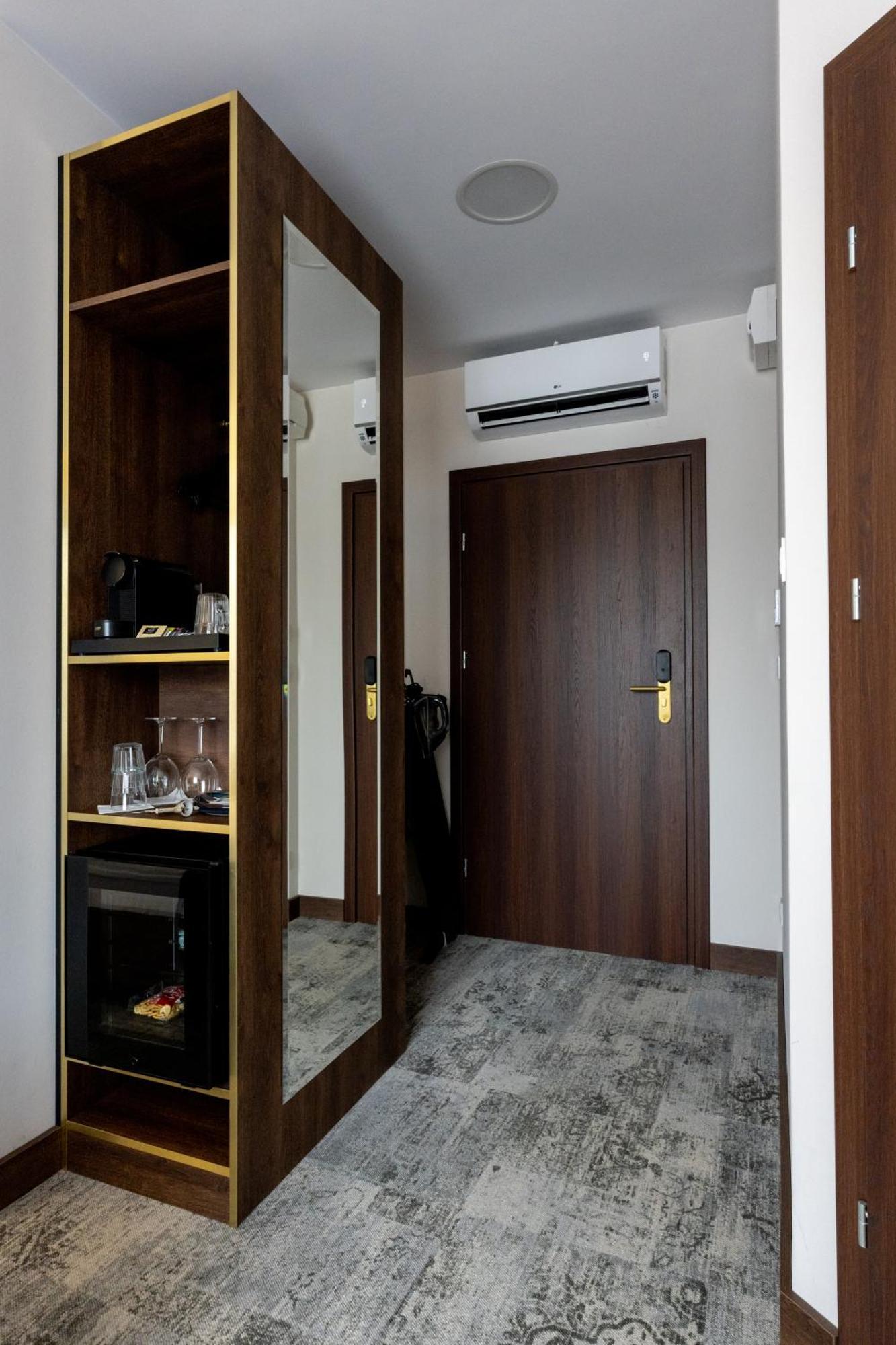 مبيت وإفطار Sleep&Fly Okecie Warsaw Airport المظهر الخارجي الصورة
