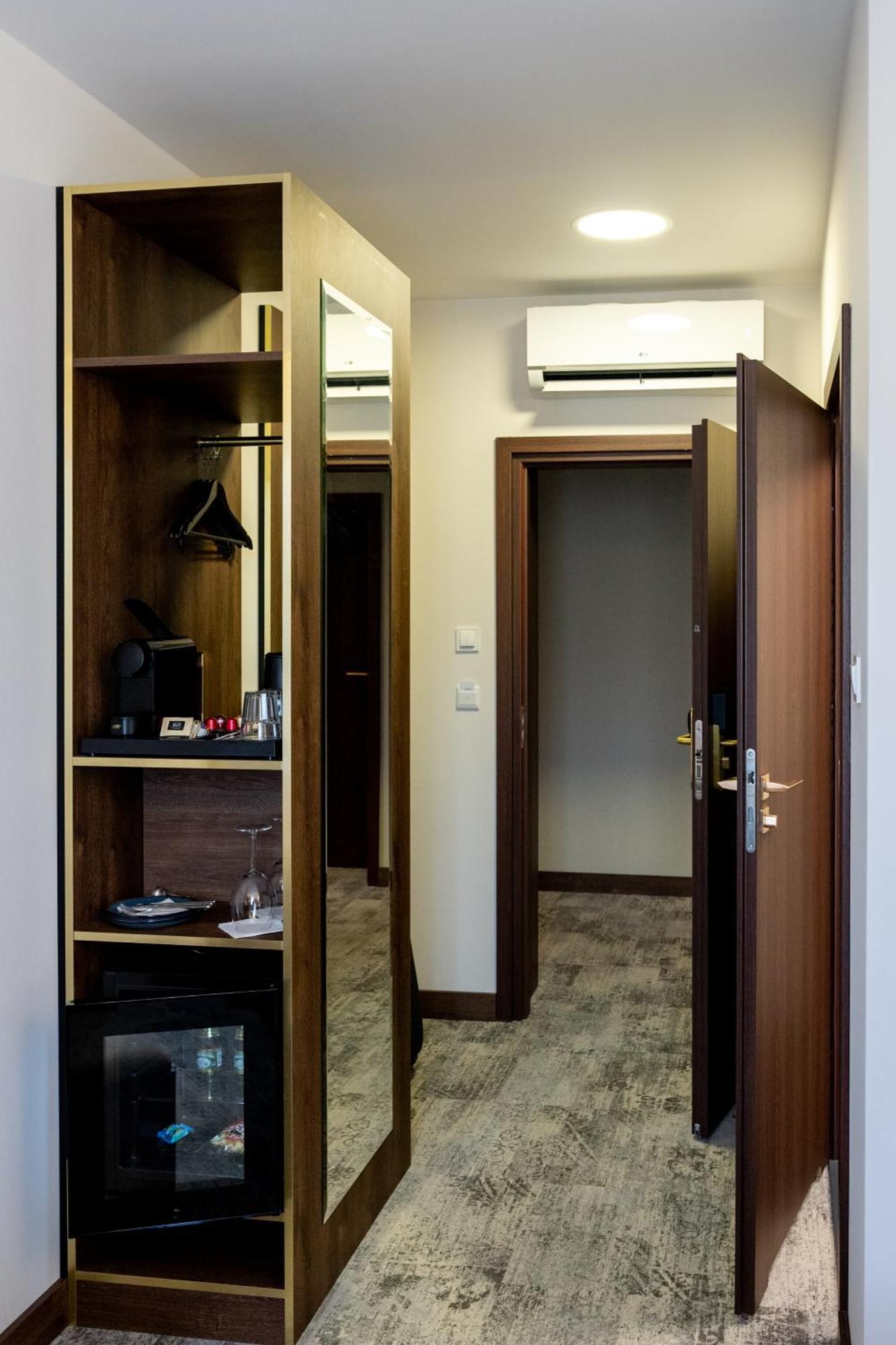 مبيت وإفطار Sleep&Fly Okecie Warsaw Airport المظهر الخارجي الصورة